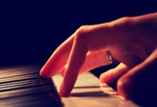 12月12日星期五,农历十月廿三,工作愉快,平安喜乐